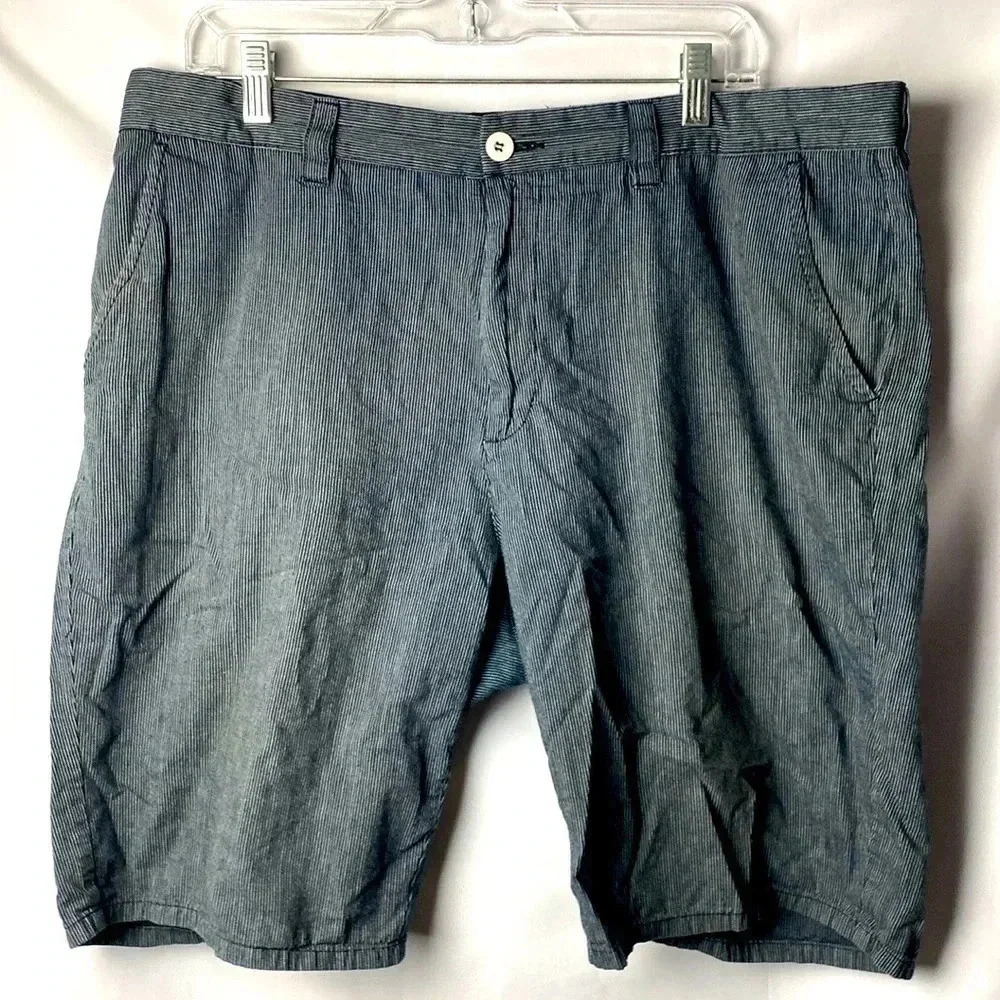 TRAVIS MATHEW  SIZE 36 BLACK PIN STRIPE SHORTS 100% COTTON‎ GOOD CLEAN CONDITION